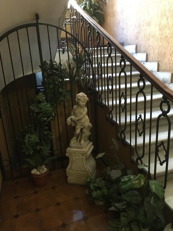 Delightful Apartment 100 Meters From The Colosseum Εξωτερικό φωτογραφία