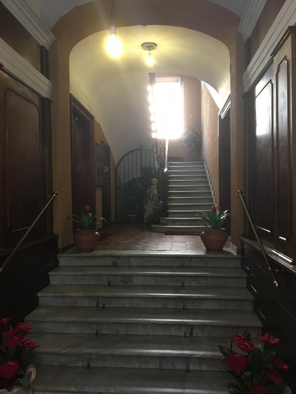 Delightful Apartment 100 Meters From The Colosseum Εξωτερικό φωτογραφία