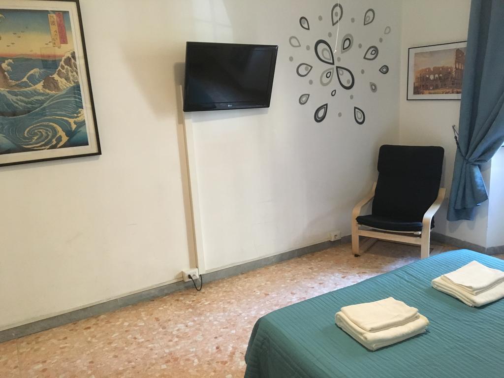 Delightful Apartment 100 Meters From The Colosseum Εξωτερικό φωτογραφία
